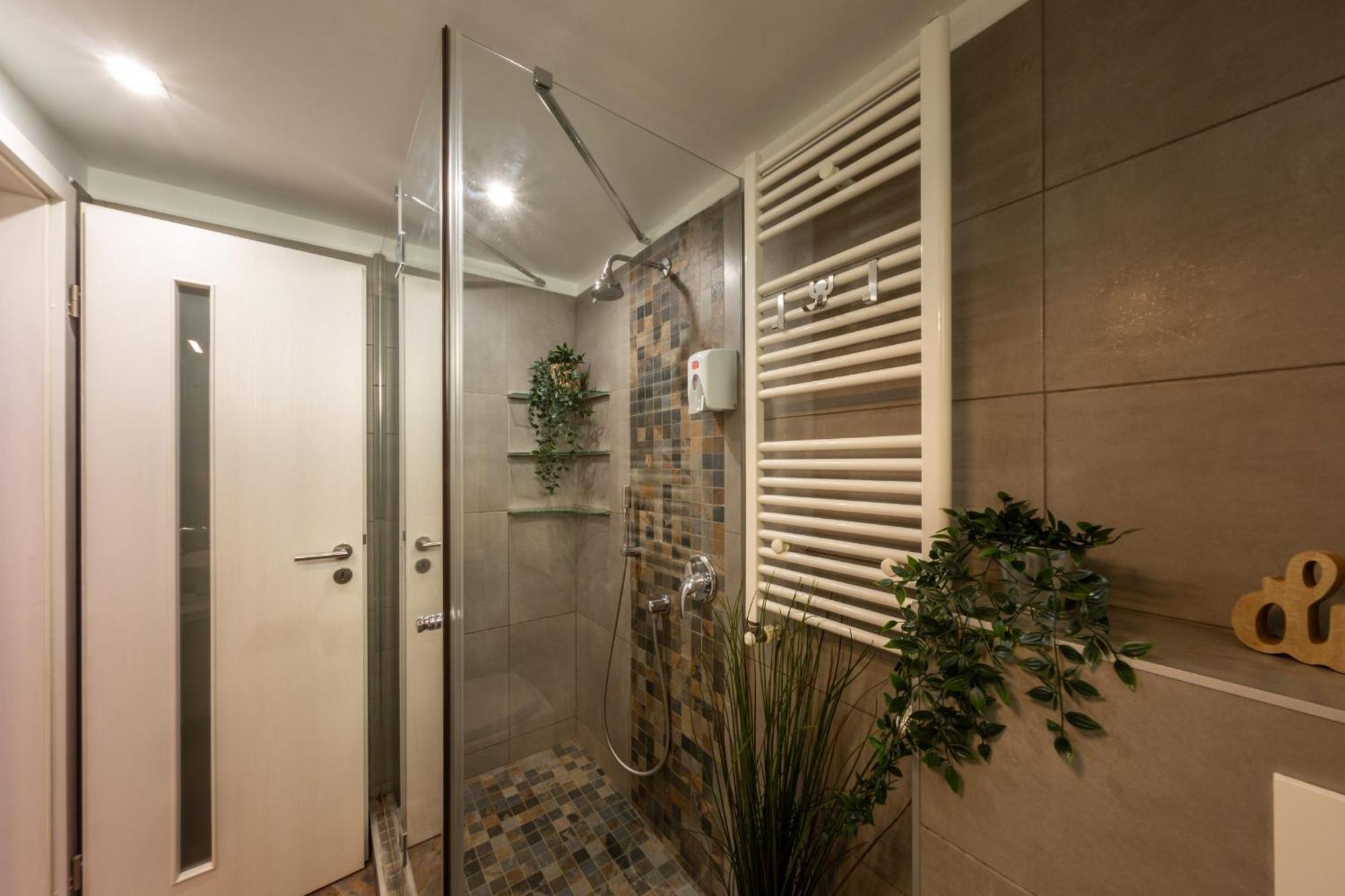 Modern 1Br Apt In The Old Town: The Perfect Choice 부쿠레슈티 외부 사진